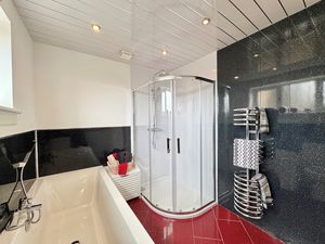 Photo 30- click for photo gallery